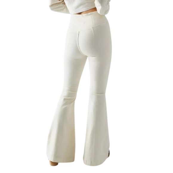 NEW FREE PEOPLE Venice Beach Flare Jeans Size 29 - Picture 2 of 4